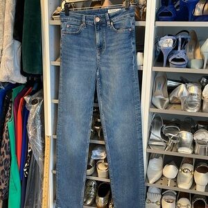 Straight leg Jeans